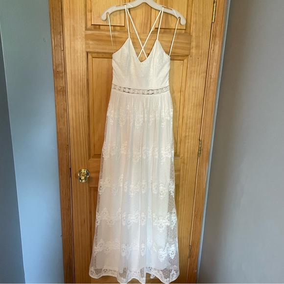 Fashion Novia White Lace Spaghetti Strap Maxi Dress - Picture 5 of 15